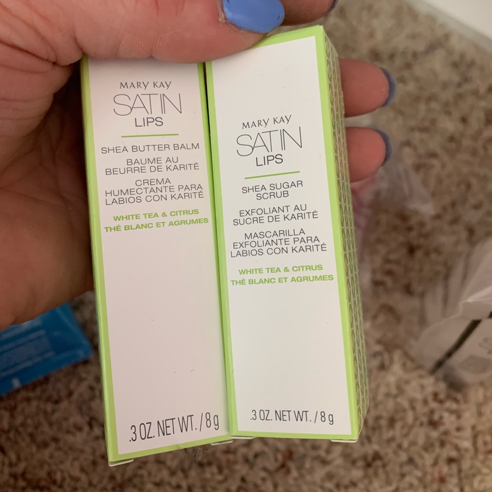 Satin lip set